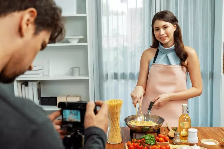 Author Lauren Heater Shares Her Macro Meal Prep Journey