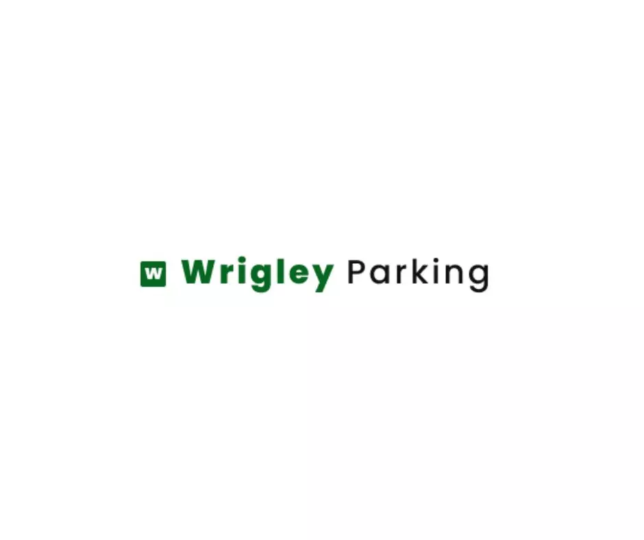 Driving to Wrigley Field: Routes, Traffic, and Timing Tips