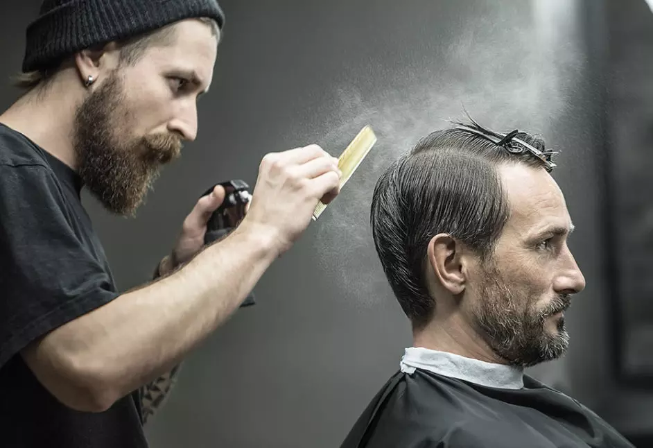 Finding Your Signature Scent: A Guide for Karachi Men