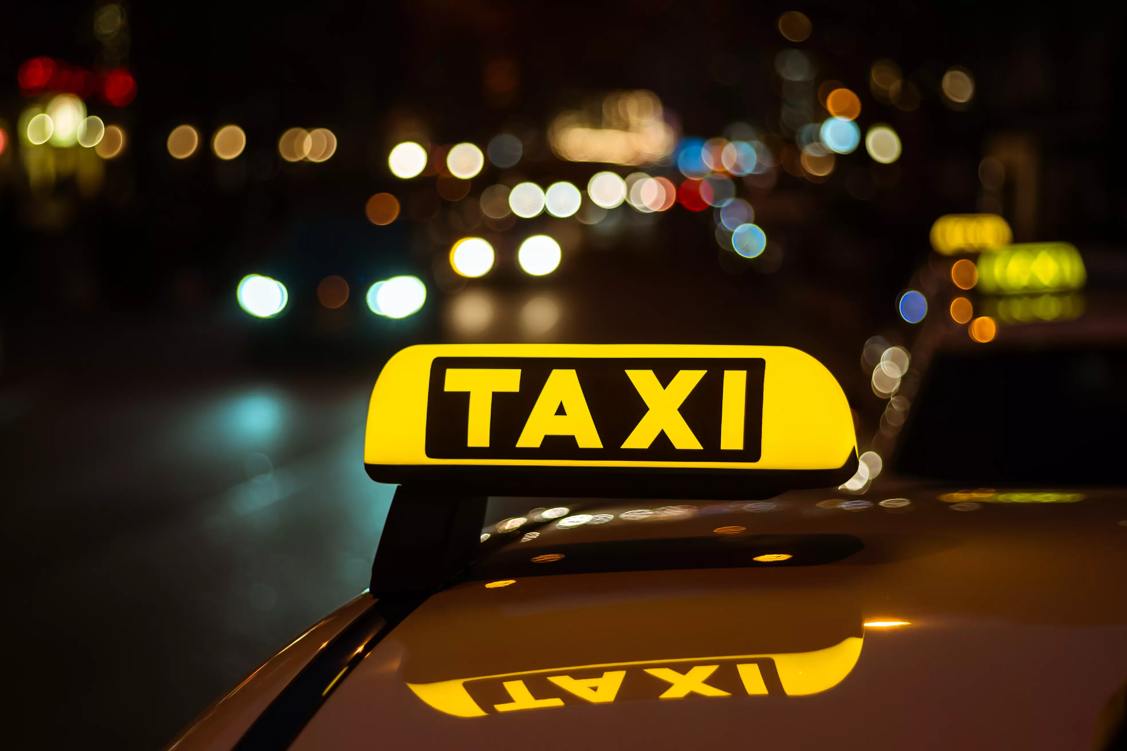 Experience Reliable Private Hire Taxi Services in Glasgow with Mymyle