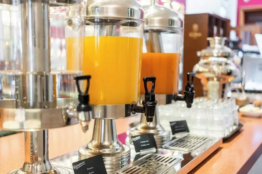 How to Choose the Right Commercial Beverage Dispenser for Your Business in Canada
