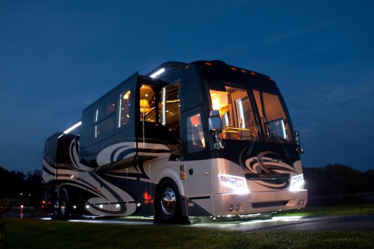 How to Plan the Ultimate Party Night on a Low Budget