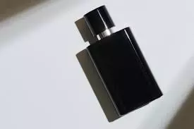 Dakhoon Perfume: Experience the Rich Tradition of Oud Muscat