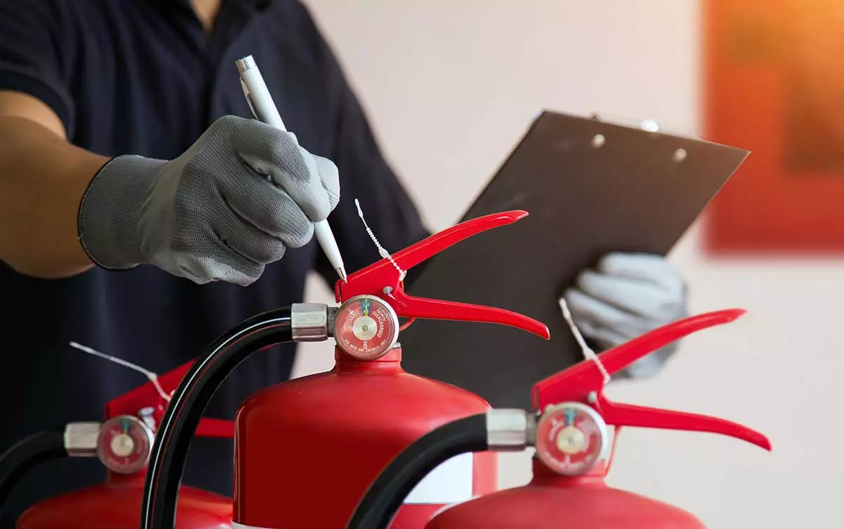 Key Responsibilities of an F02 Fire Guard and How Certification Prepares You