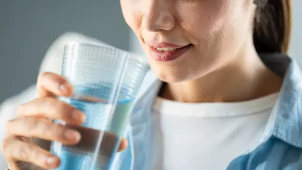 8 Reasons Why Water Is Your Best Mouthwash!