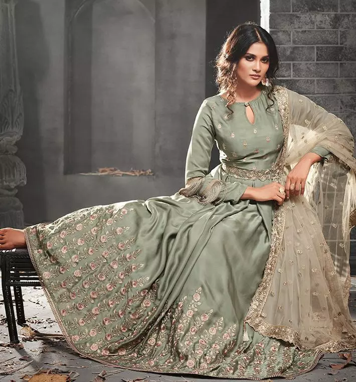 Why Silk Dresses Are the Ultimate Choice for Formal Wear