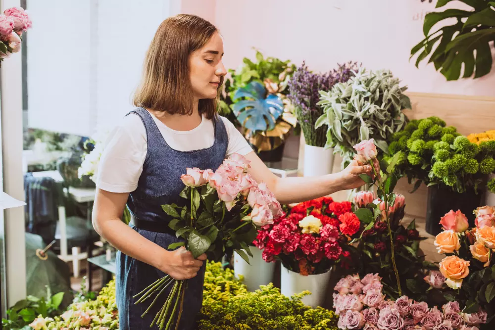 Planning Flowers for Valentine's Day and Mother's Day in Singapore: A Timing and Selection Guide