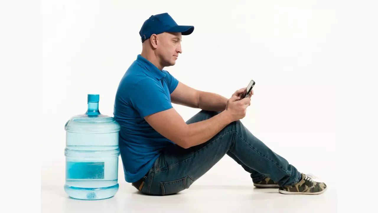 What Are the Key Features of Water Delivery Software for Effective Hub Management?