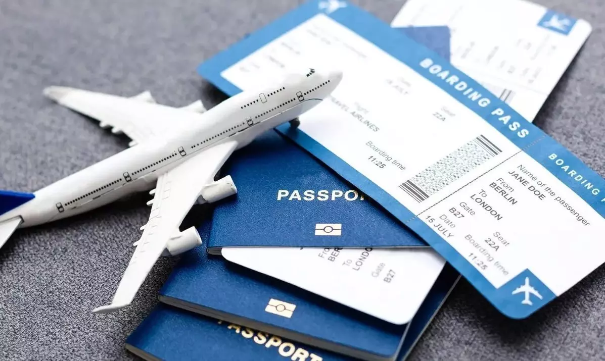 Online Flight Booking vs. Travel Agents: Which Saves You More?