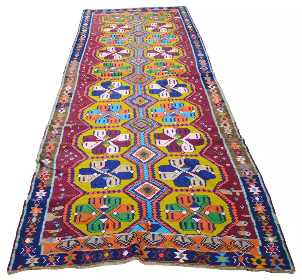 Timeless Heritage: The History and Artistry Behind Traditional Kilims and Flatweaves