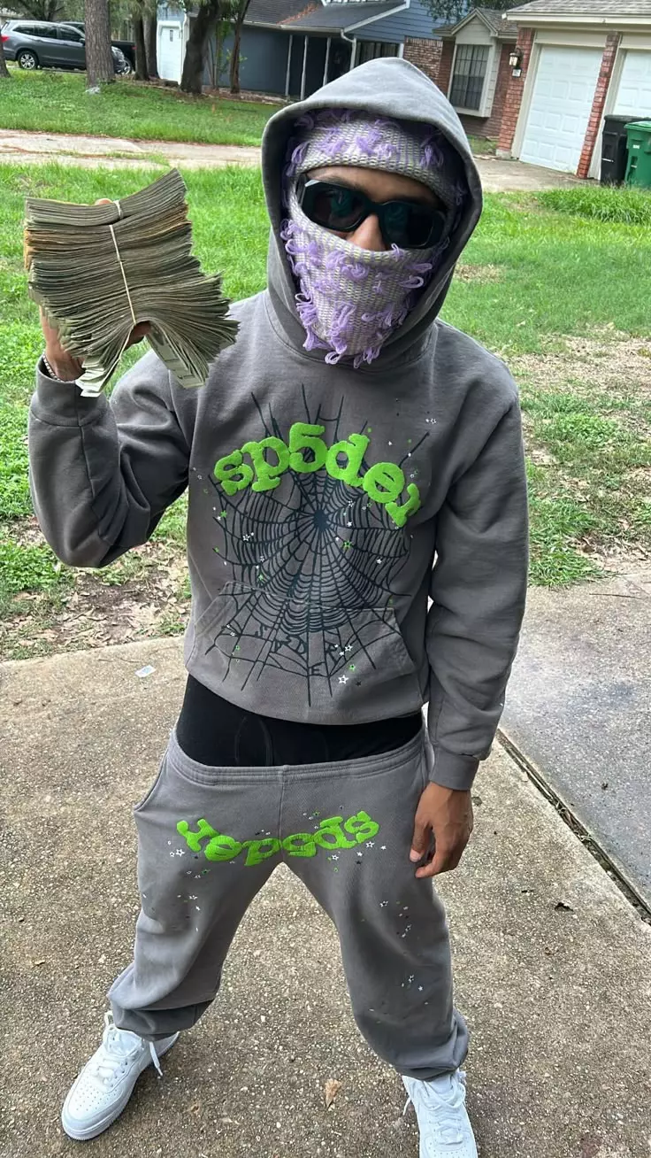 What Sets On Cloud and Sp5der Hoodie Apart From Fast Fashion Brands