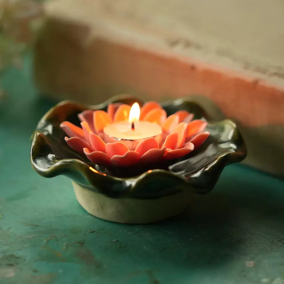 Little Lights, Beautiful Moments: Tea Light Candle Holders for Festive Décor