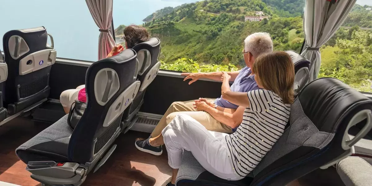 Luxury Small Group Tours in Australia: A Journey Beyond the Ordinary