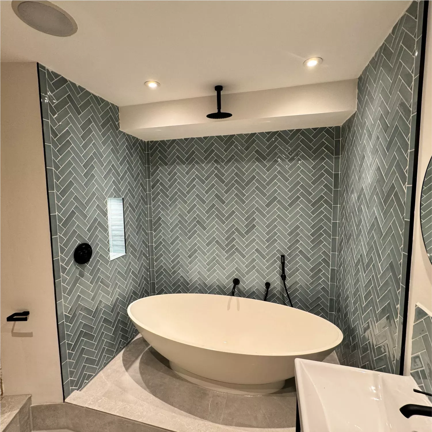 Luxury Bathroom Renovation in London – Modern & Elegant Designs