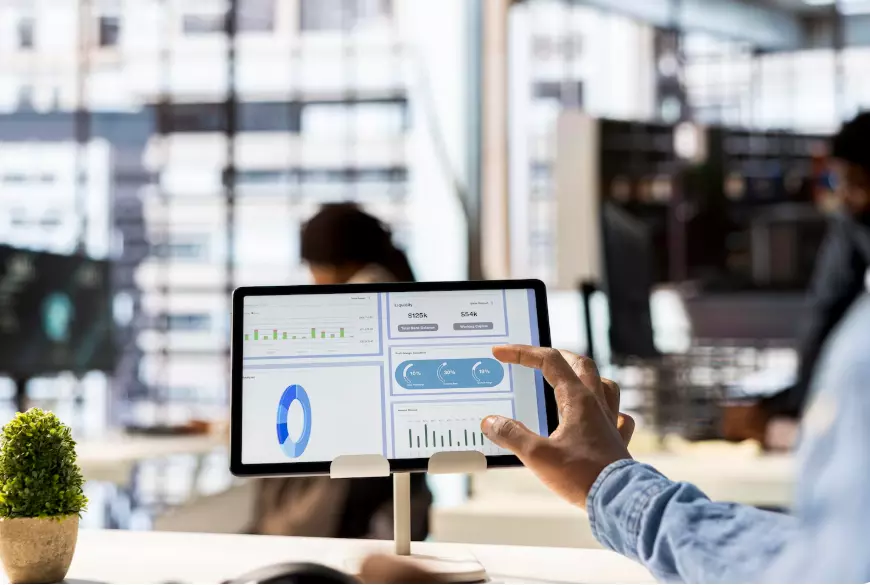 Salesforce for Slack in Sales and Customer Support
