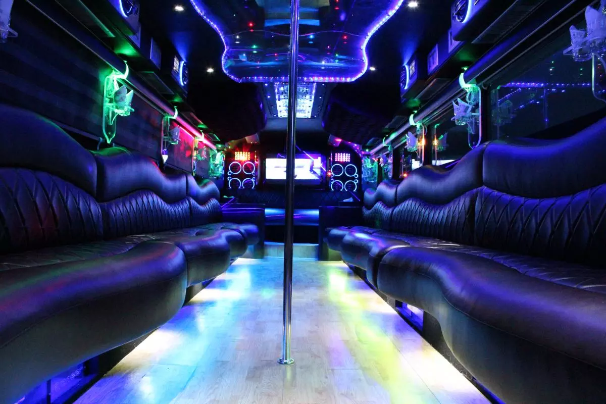 Party Bus Rental Chicago - Luxury Group Travel for Every Occasion
