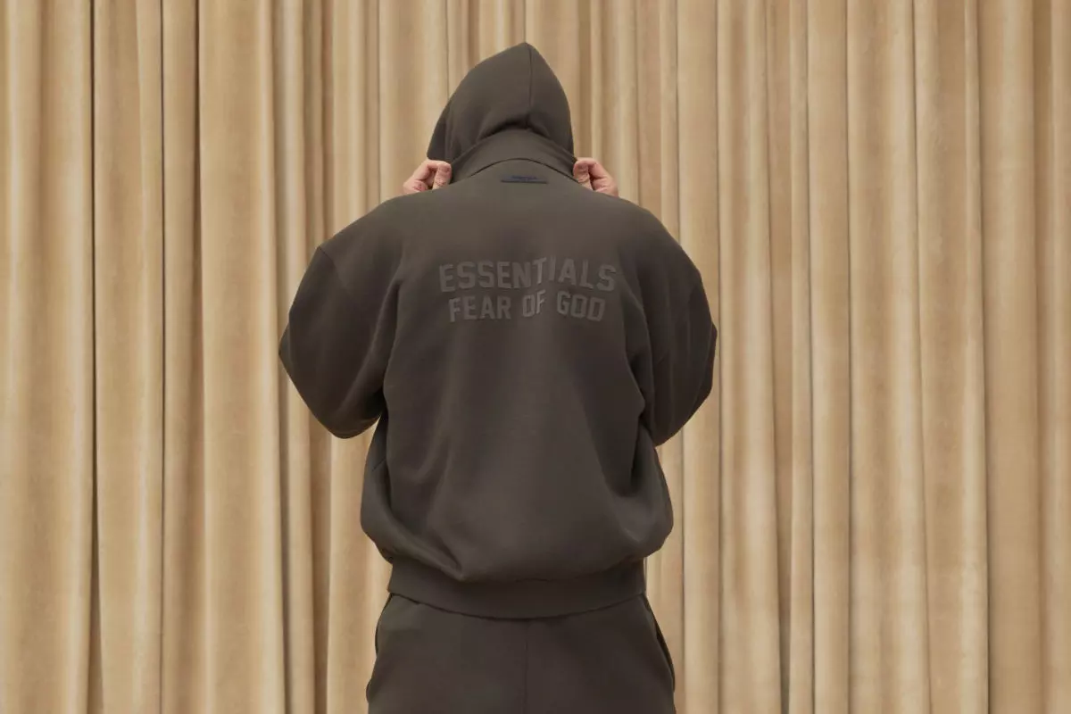 Essentials Fear of God: The Style Formula Behind Modern Casualwear