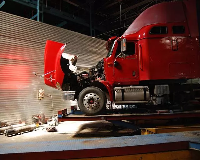 What Are the Advantages of Using Certified Truck Repair Shops?
