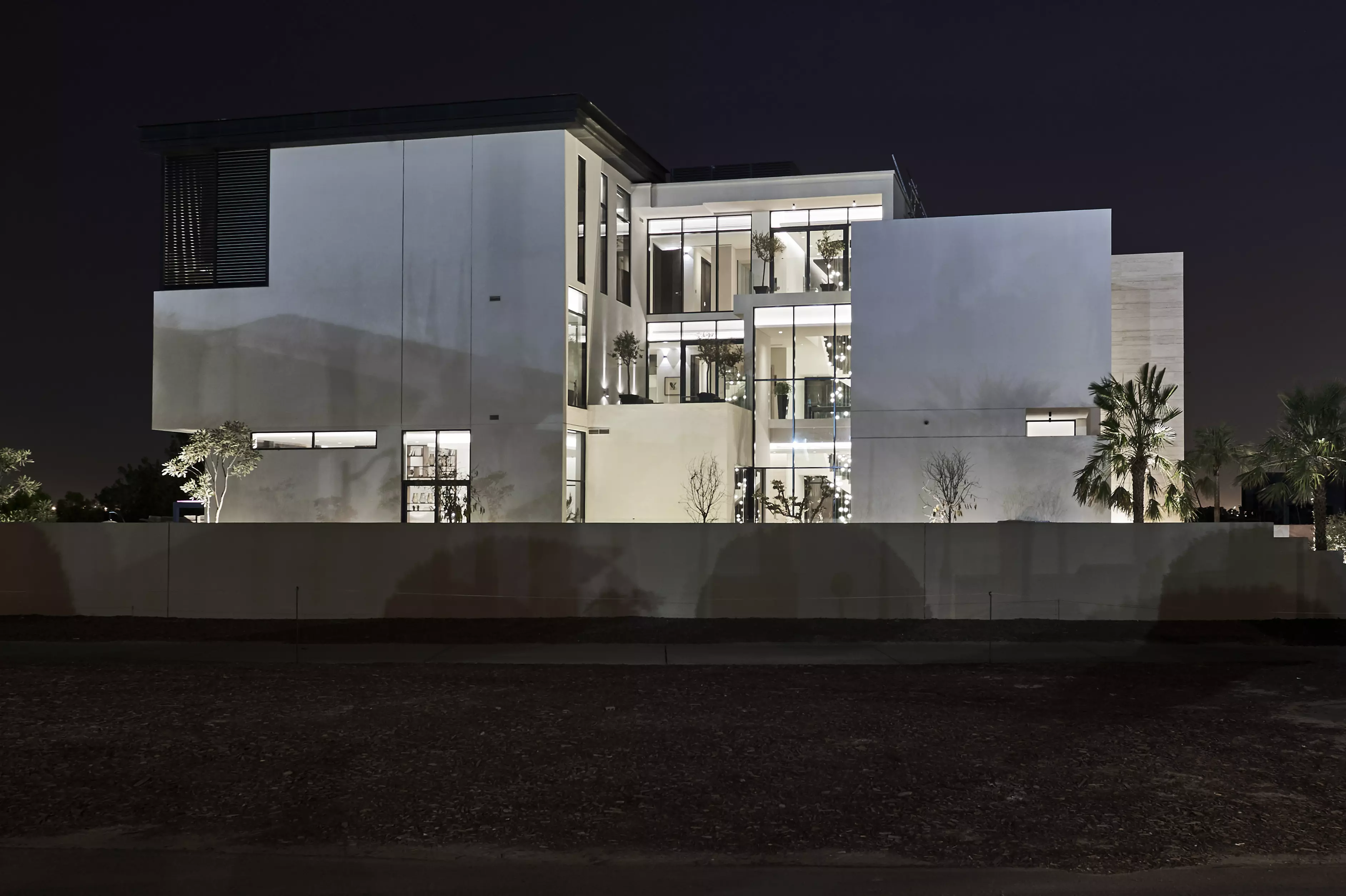 Resale Properties vs New Projects: Pros and Cons in the Dubai Market