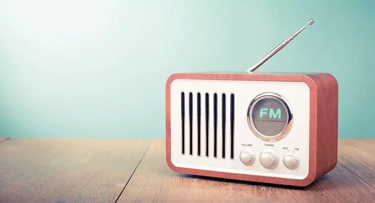 Why Music Lovers Prefer FMRadioHub for Local Language Radio?