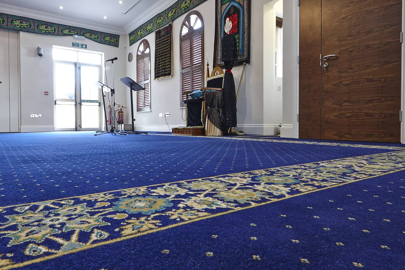 Mosque Carpet Dubai: High-Quality Prayer Carpets for Comfort