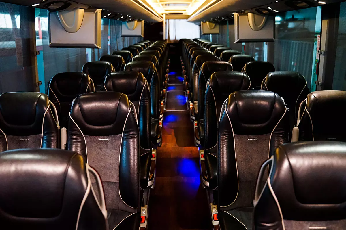 Group Transportation Services in Chicago – Travel Together in Comfort and Style