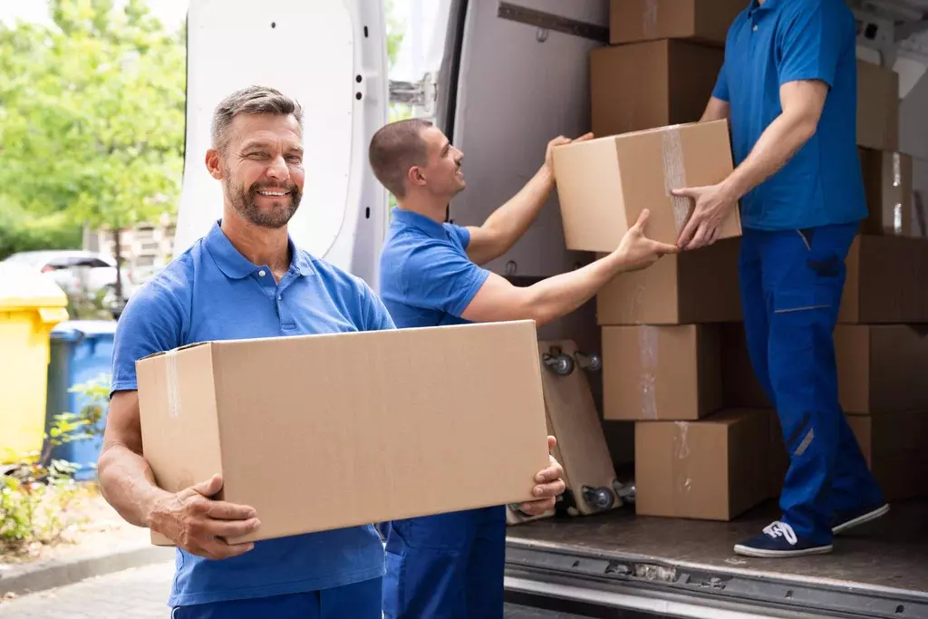 Movers in Ras Al Khaimah: What to Check Before Moving Day