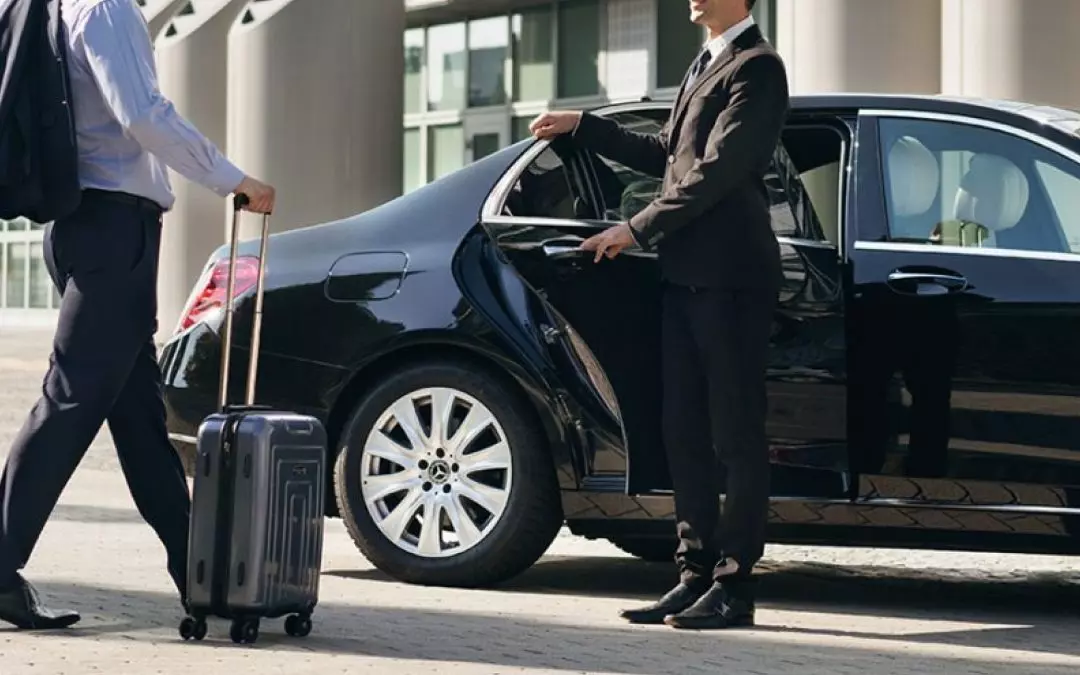 Airport Limo Service in California | Luxury Transfers for Stress-Free Travel