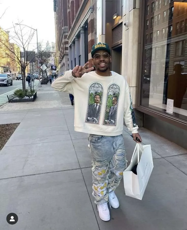 Who Decides Warr Seen Through Creative Expression