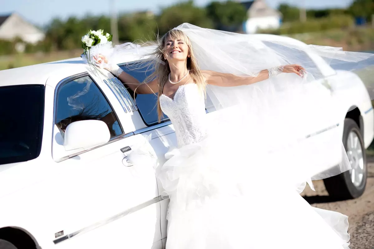 Wedding Limo Service Near Me – Luxury Transportation for Your Special Day