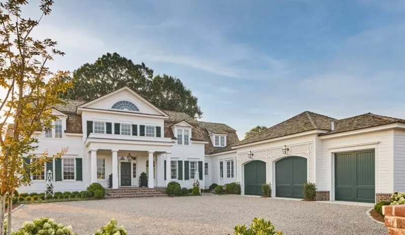 Reserve Wood Extira Garage Door Alabama: A Smart Upgrade for Southern Homes