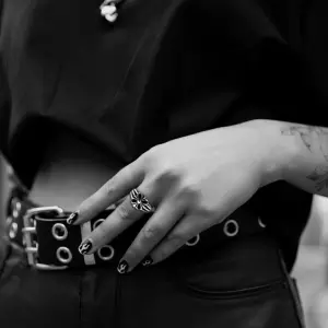 The Allure of Chrome Hearts Earrings: A Symbol of Luxury and Rebellion