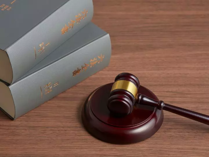 Why Hiring a Real Estate Lawyer Is Vital Before Signing a Commercial Lease