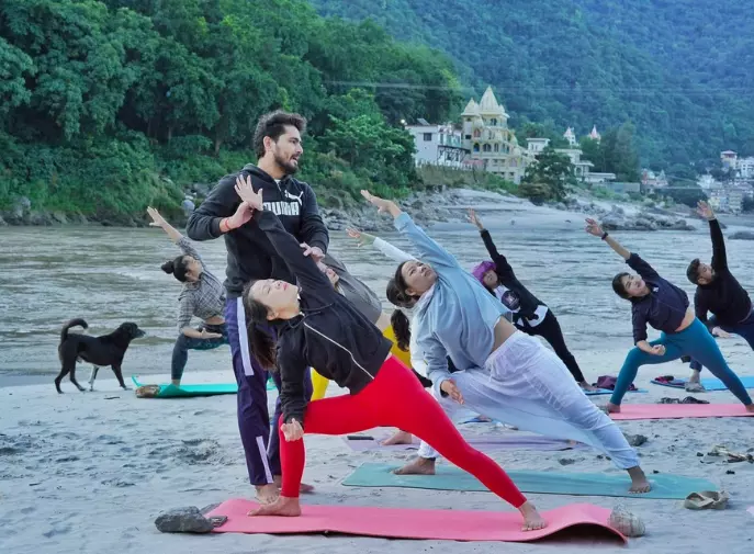 Best 200 hour Yoga Teachers Training in Rishikesh