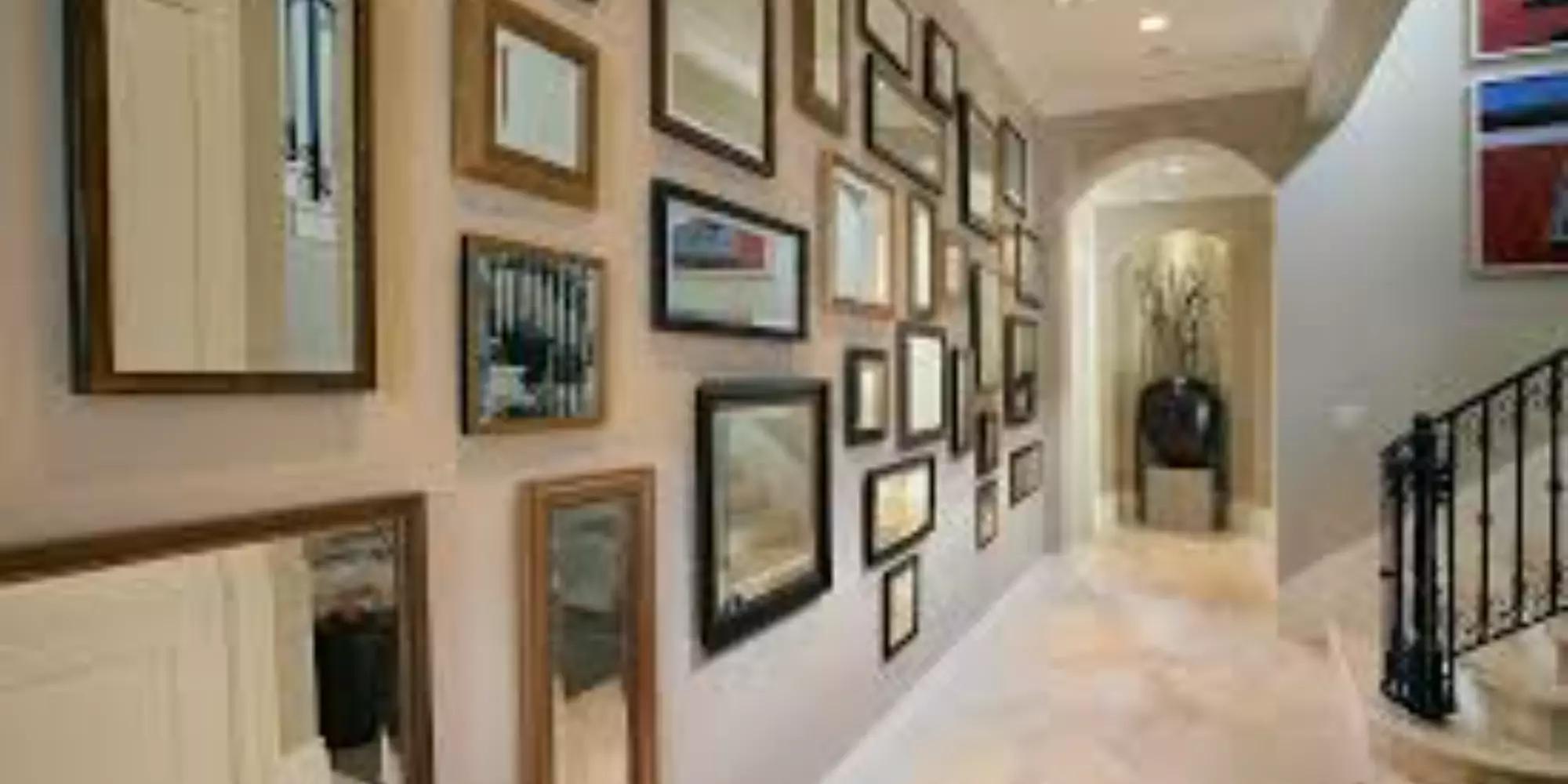 Choosing Between Ornate and Minimalist Frames for Oil Paintings