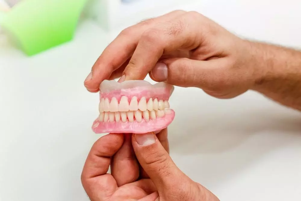 How to Choose the Right Denture Clinic in Tahmoor: A Practical Guide