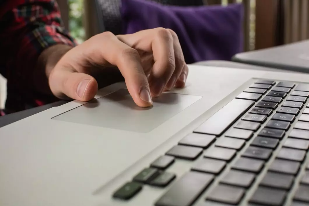 The Truth About the Turbo Button on Old PCs