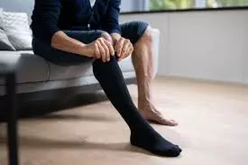 7 Benefits of Compression Hosiery: Improve Your Leg Health