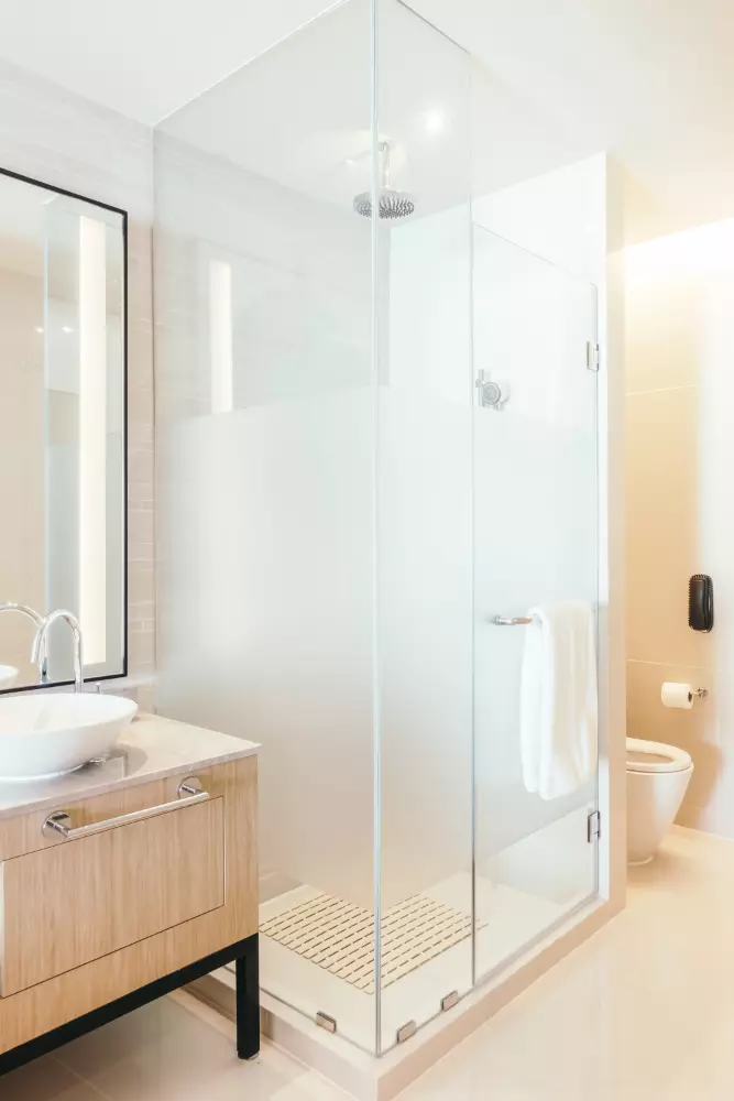 Benefits of Installing Glass Shower Doors in Modern Bathrooms